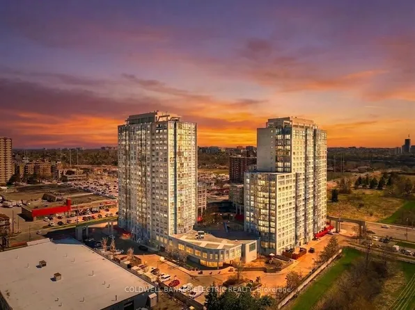 2550 Lawrence Ave E #815, Toronto, ON M1P 4Z3