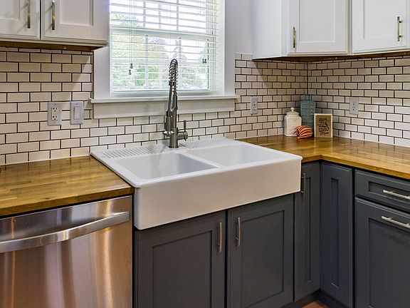 5th image of 304 Shady Ln