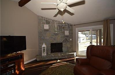 5th image of 709 Yosemite Dr