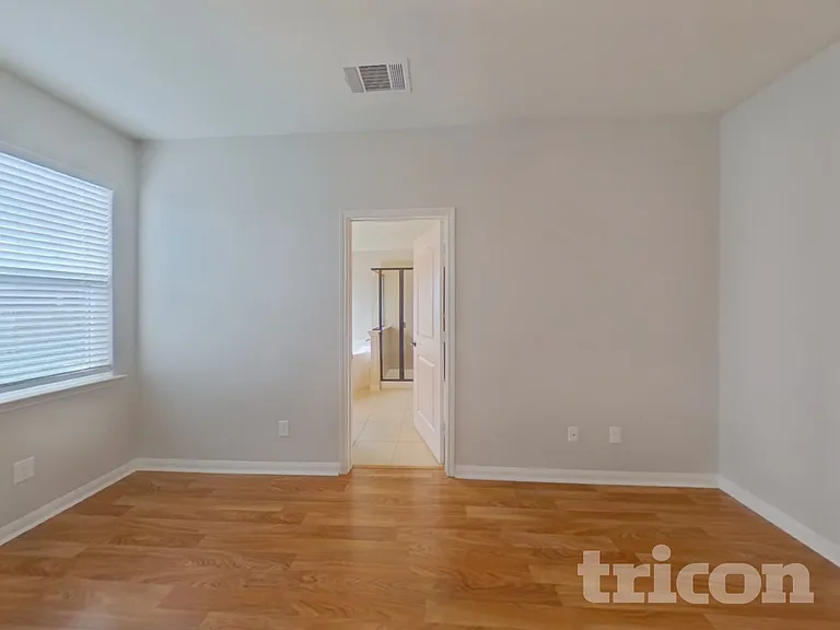 1477 Treeta Trl — Photo 7