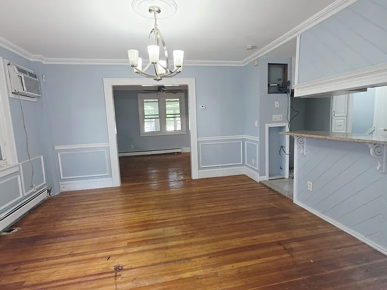 569 W 7th Ave #1A — Photo 13