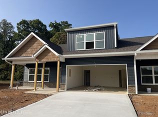 1402 Summer Meadow Dr, Powell, TN 37849