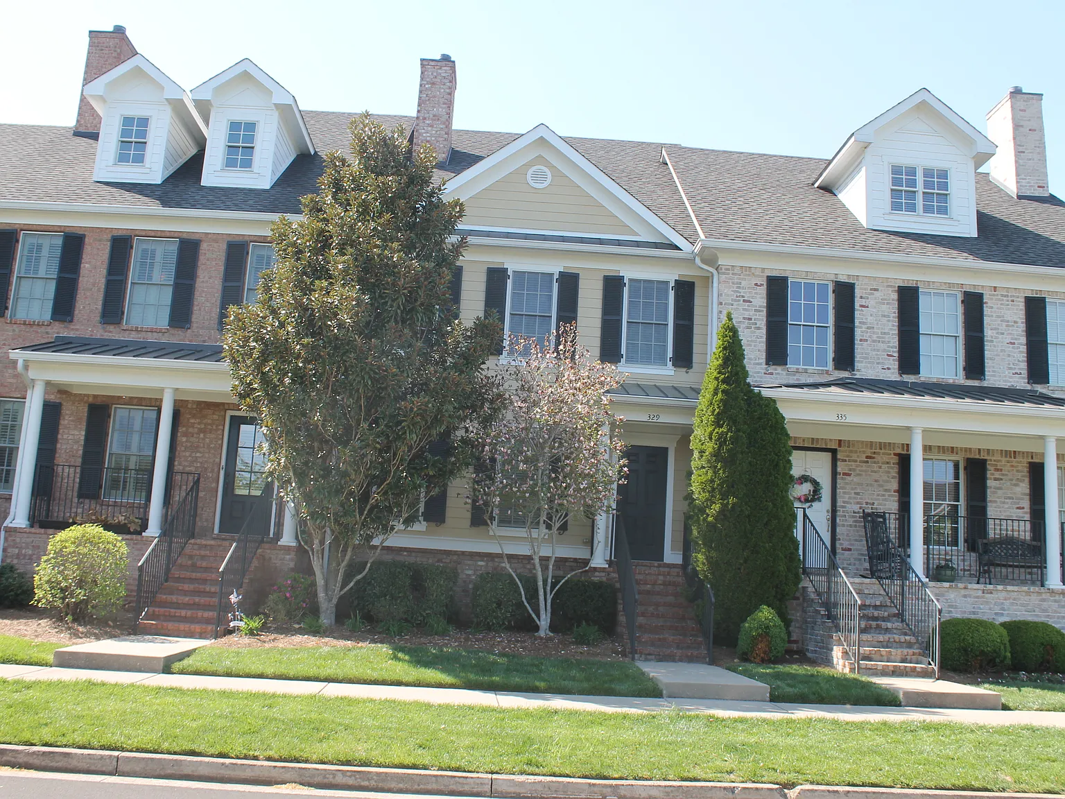 2 bed, 1975 sqft, $1,750 — Photo 3