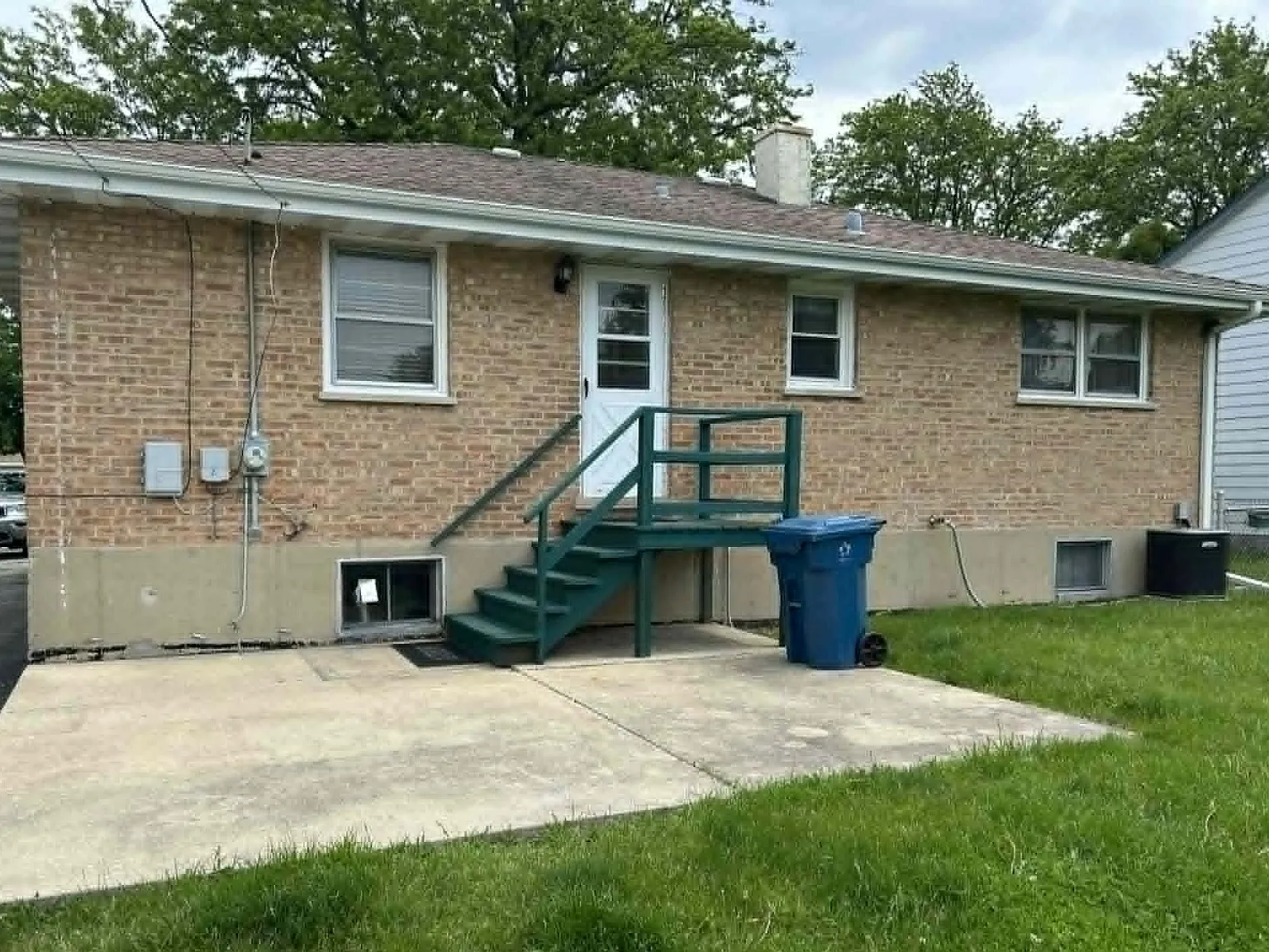 4 bed, $3,295 — Photo 2