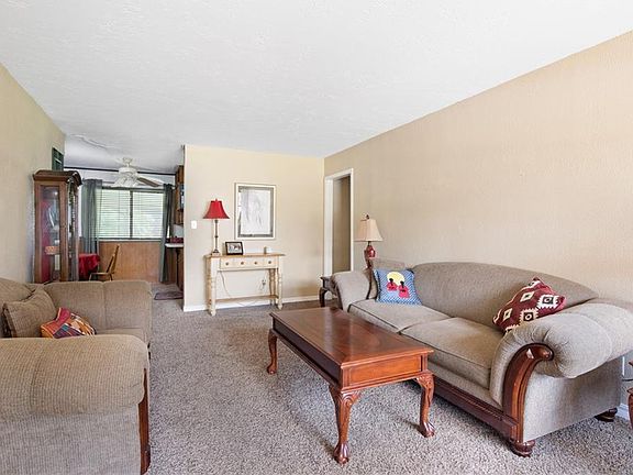 3rd image of 4321 SE 12th St
