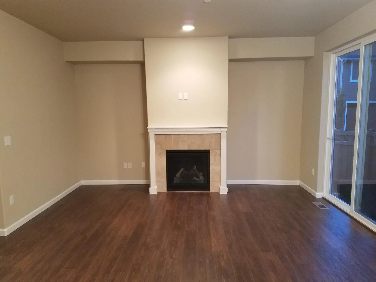 4 bed, 2.5 bath, 1788 sqft, $2,700 — Photo 3