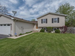 38201 N Loyola Ave, Beach Park, IL 60087