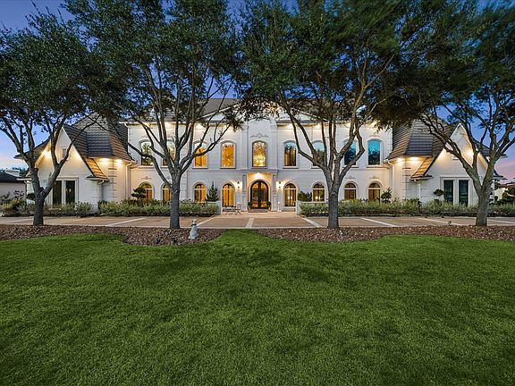 2nd image of 18 Sovereign Cir