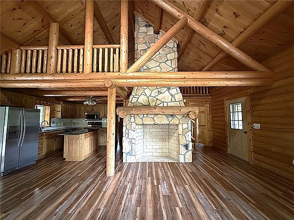 2nd image of 4322 Wood Dr
