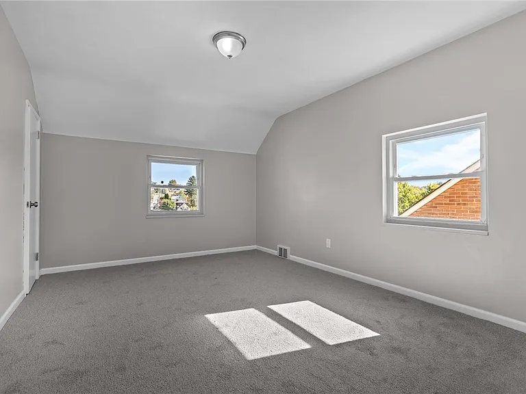 2982 Kestner Ave — Photo 11
