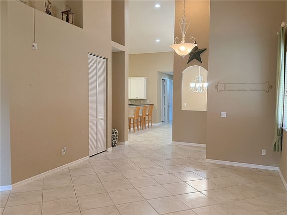 3rd image of 6510 Oxford Cir Unit 101A