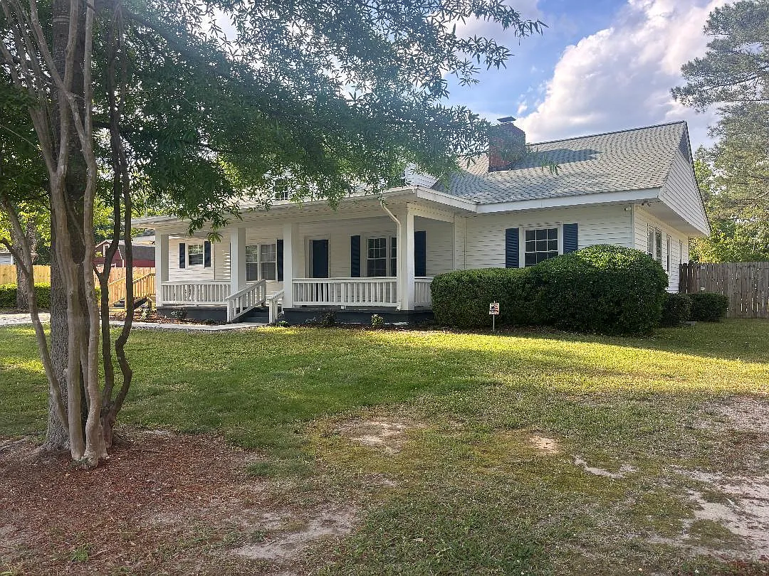 Building Photo - 330 Poplar St