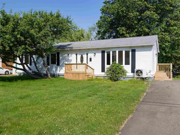 39 Rogers Ave, Amherst, NS B4H 2J7
