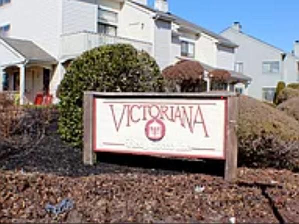 2nd image of 1604 Roberts Way #1604