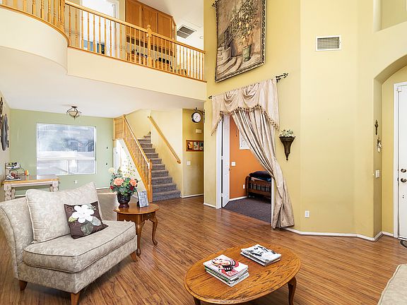 5th image of 947 Villa Montes Cir