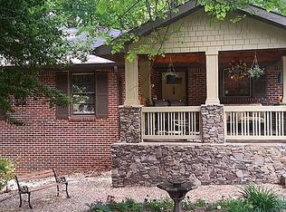 270 Forest Hills Dr, Sandy Springs, GA 30342