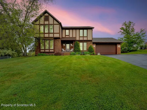 711 Epirus Hl #L-18, Clarks Summit, PA 18411