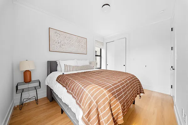 Bedroom, photo 1