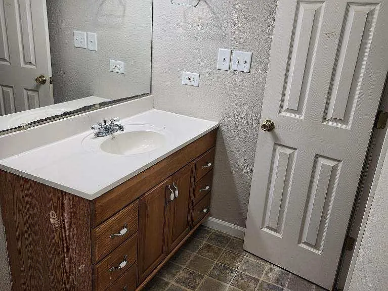 2109 S Parkwood Ln — Photo 11
