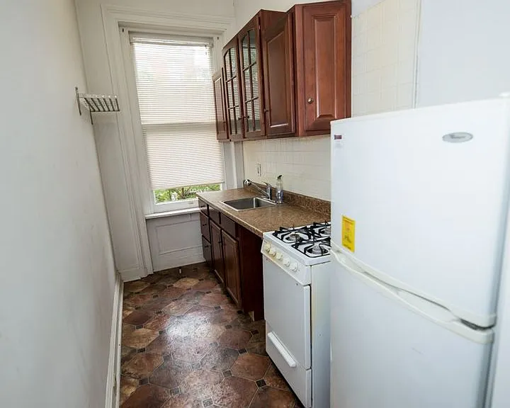10 E. Read St — Photo 5