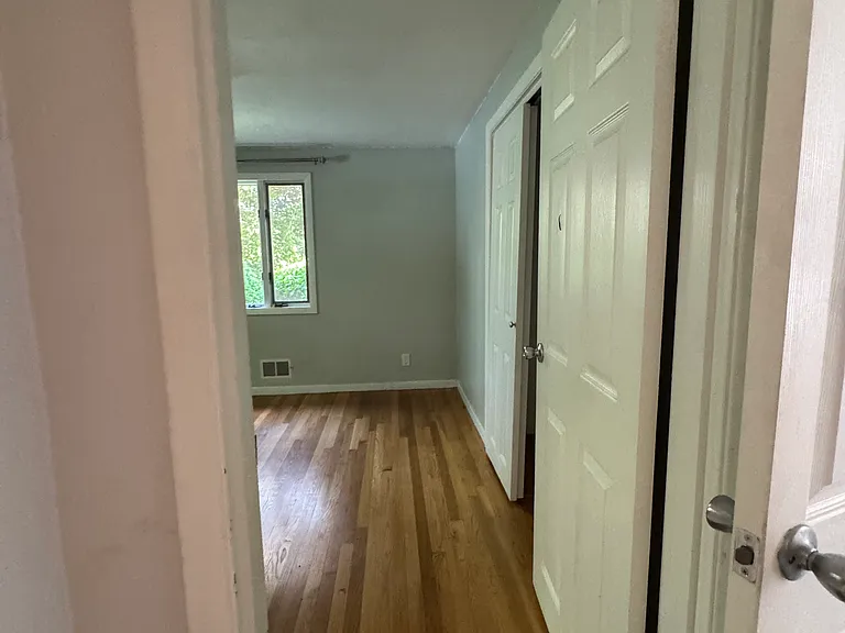 109 Larchmont Rd — Photo 19