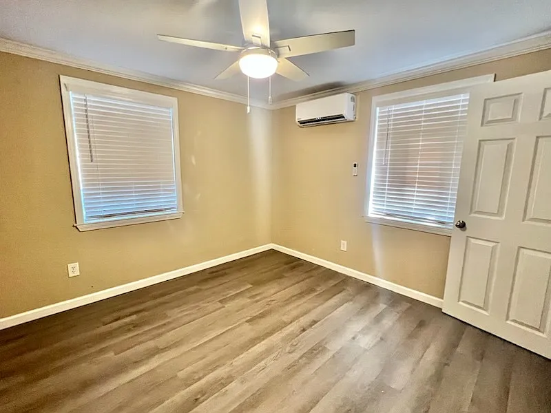 401 Brett Street South - 401 — Photo 3
