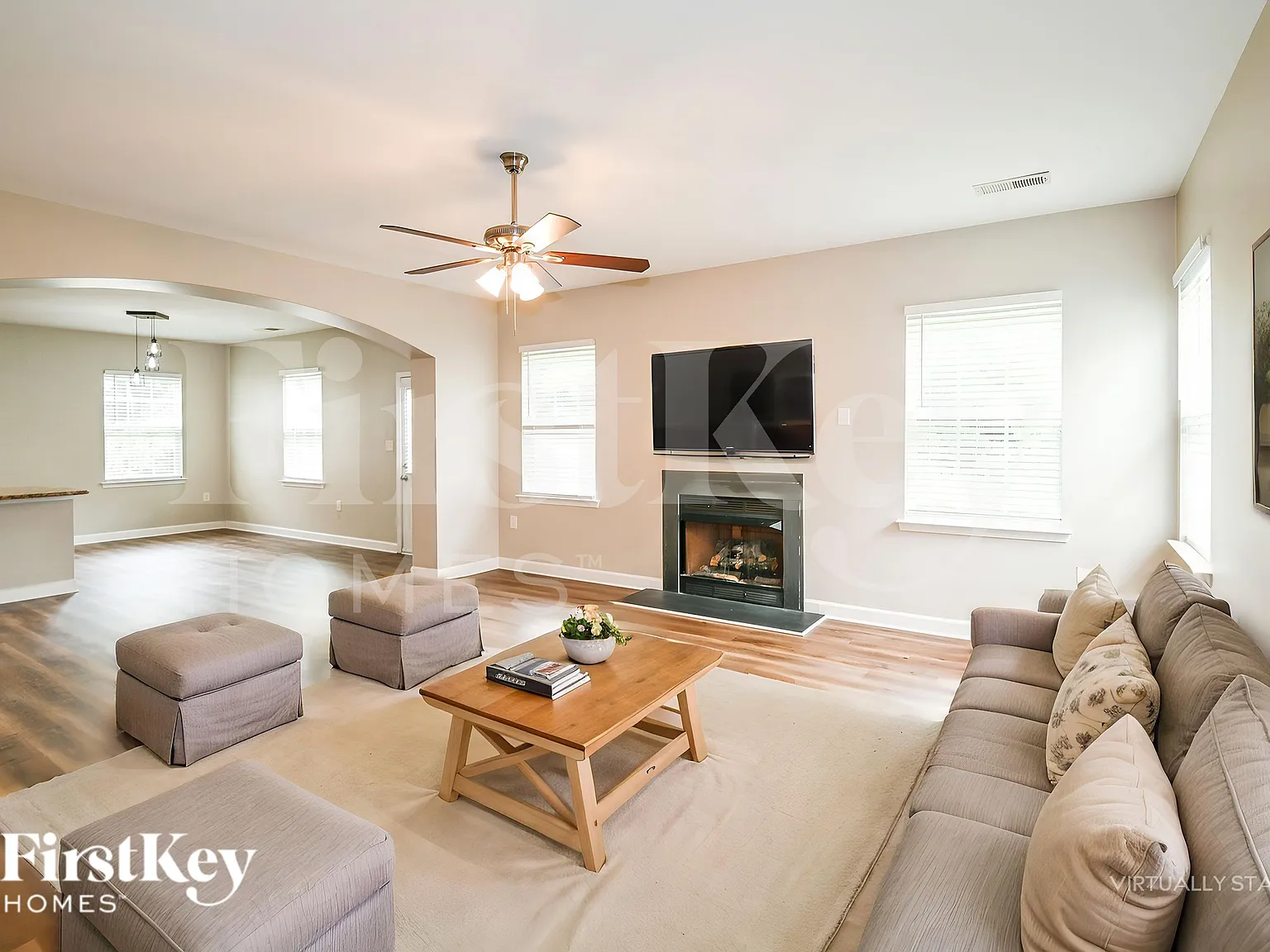4 bed, 2.5 bath, 3042 sqft, $2,780 — Photo 4