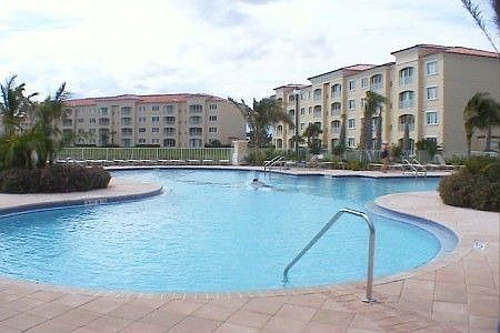Community Pool & Clubhouse