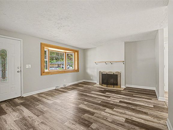 4th image of 1016 Pool Ave