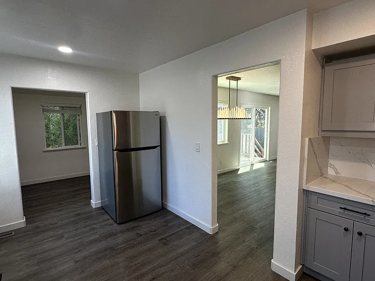 2156 Carlmont Dr #3 — Photo 9