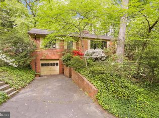 3011 Military Rd, Arlington, VA 22207