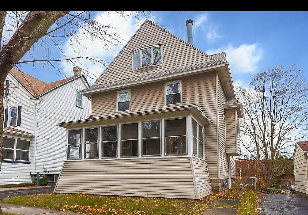 119 Hampden Rd — Photo 1