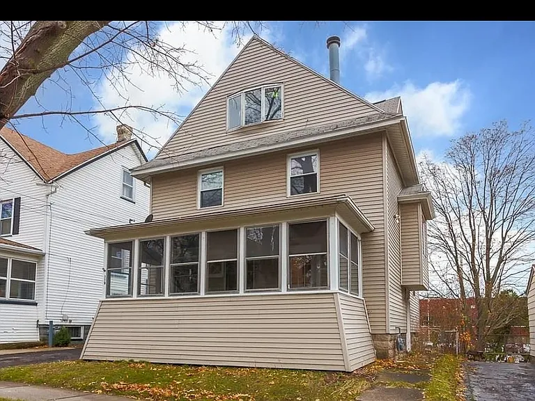119 Hampden Rd — Photo 1