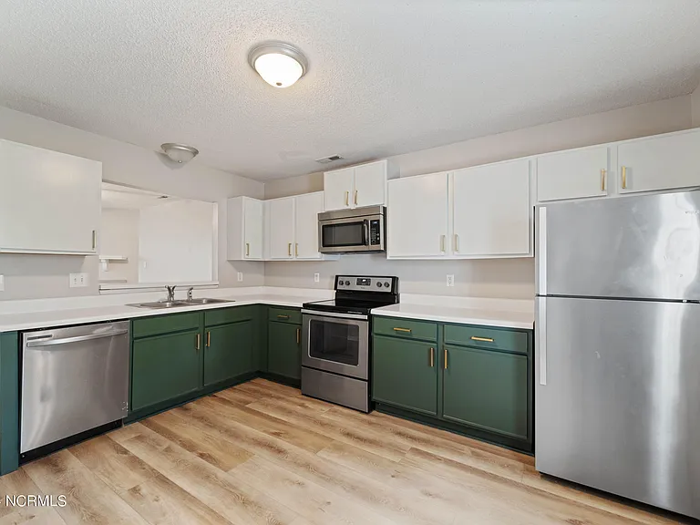 1072 W Pueblo Dr — Photo 6