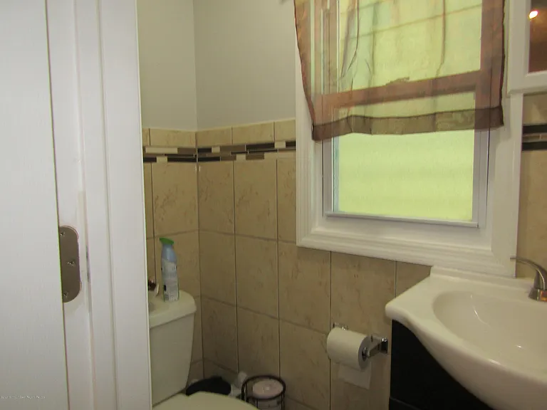 1726 Melrose Ave — Photo 23