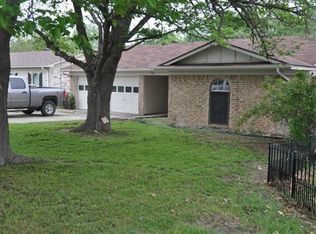 704 Bridle Ave, White Settlement, TX 76108