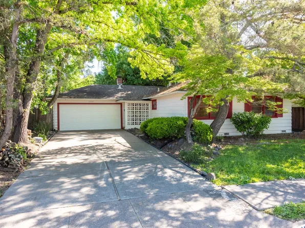 1102 Michigan Drive, Santa Rosa, CA 95405