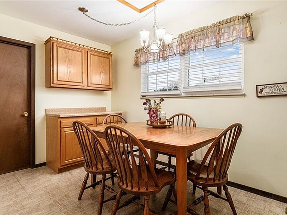 4th image of 1078 Pfeifer Dr