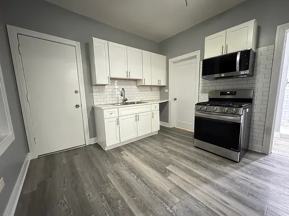 2233 N Southport Ave #2R, Chicago, IL 60614