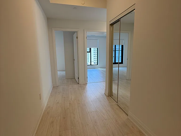 20 Soudan Ave #901 — Photo 19