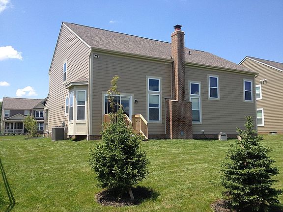3rd image of 268 Balsamine Dr
