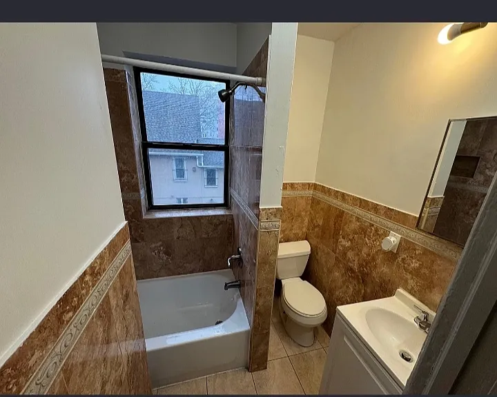 66 N Grove St #6L — Photo 4