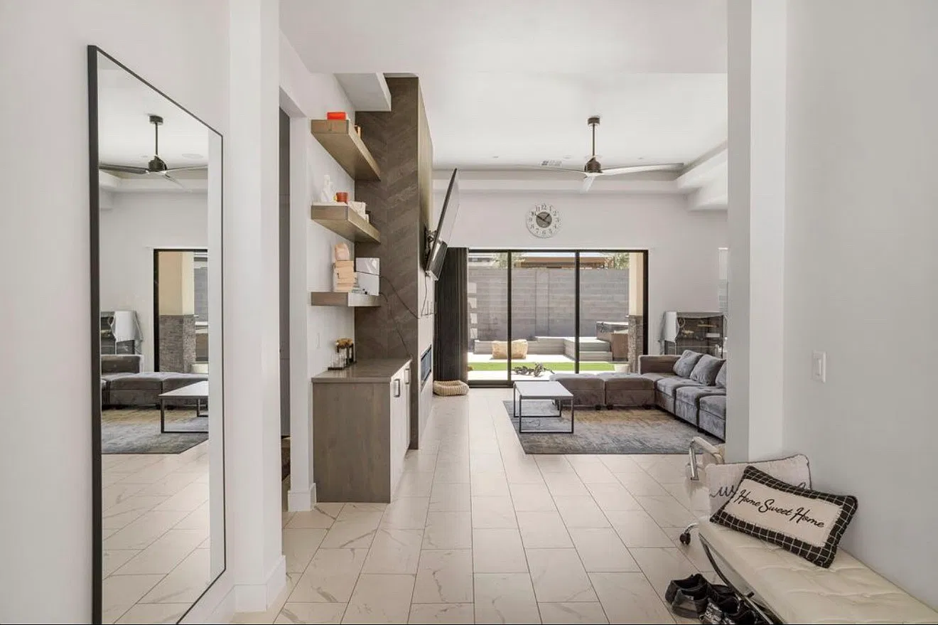 3 bed, 2159 sqft, $2,800 — Photo 3