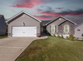 207 Regal Ct, Herculaneum, MO 63048