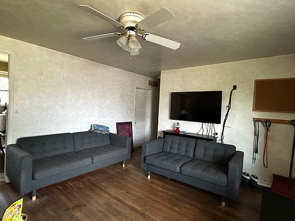 3rd image of 2511 E 13th St