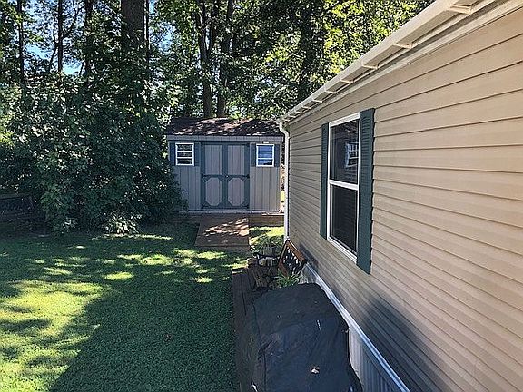 2nd image of 16 Melissa Ln