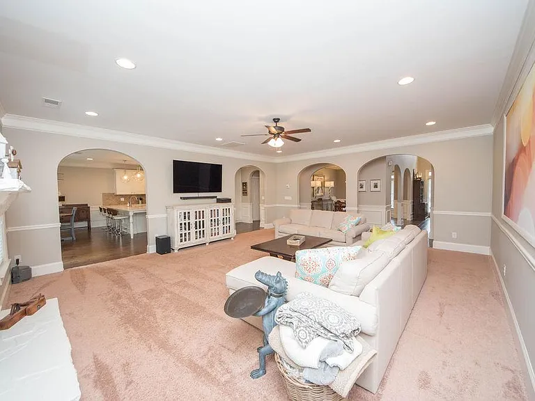 270 Savannah Dr — Photo 9