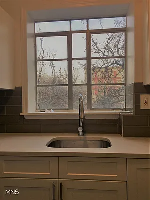 Rented by MNS | media 7