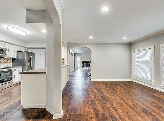 2nd image of 3111 Golden Oak