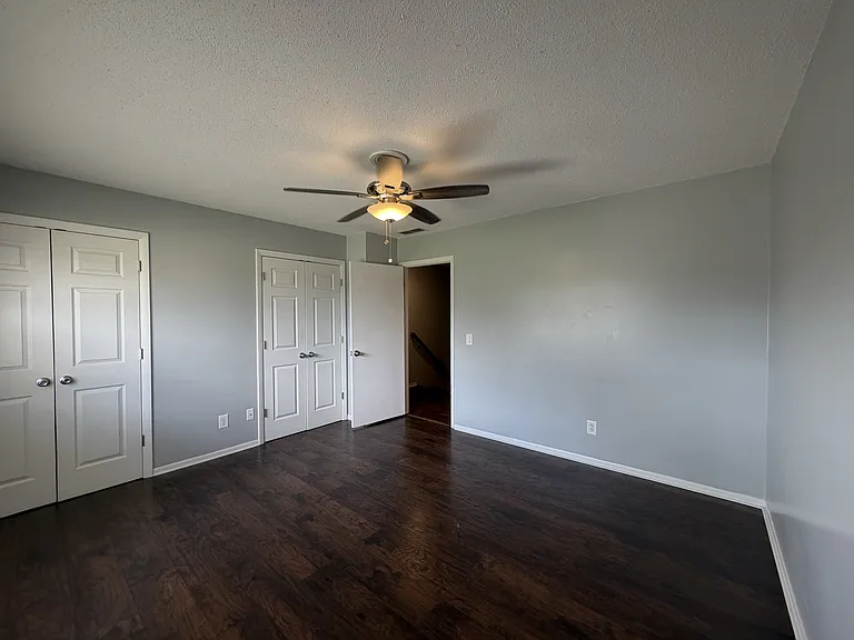 901 Olmstead Dr — Photo 13